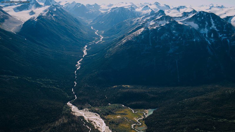 穿越洛基山脉（2011）4KREMUX 内封简英  纪录片